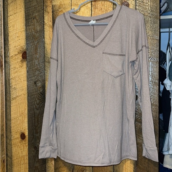 Stylish long sleeve top - Picture 1 of 1